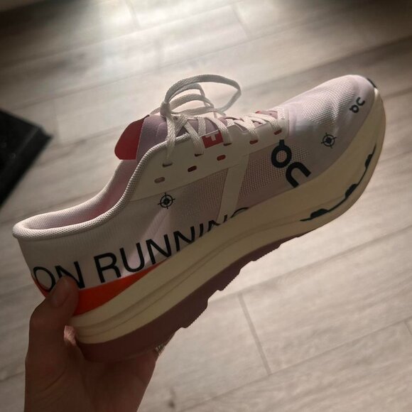 On Running Women's Trainers - Picture 5 of 7